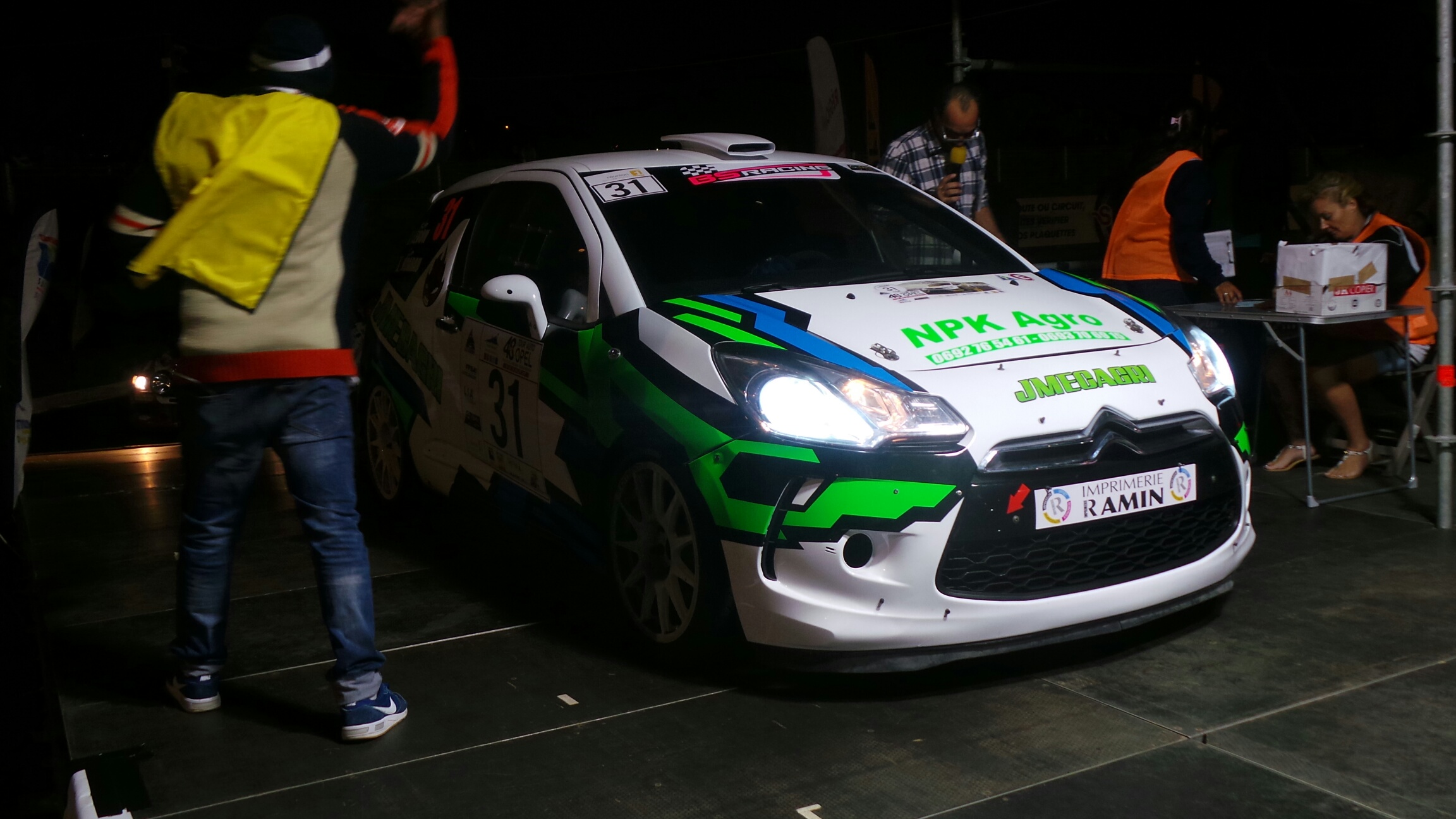 [PHOTOS] Pilotes et bolides prêts pour le dernier jour de course