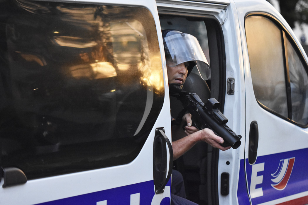 [Photos] Chaudron: Les forces de l'ordre reculent devant les manifestants