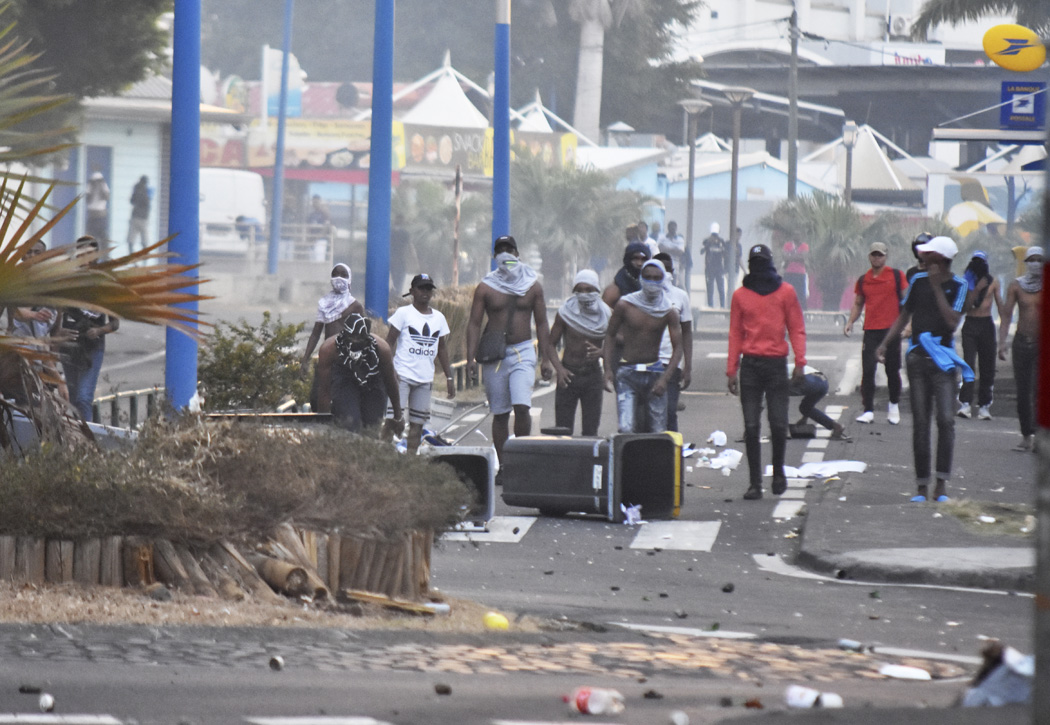 [Photos] Chaudron: Les forces de l'ordre reculent devant les manifestants