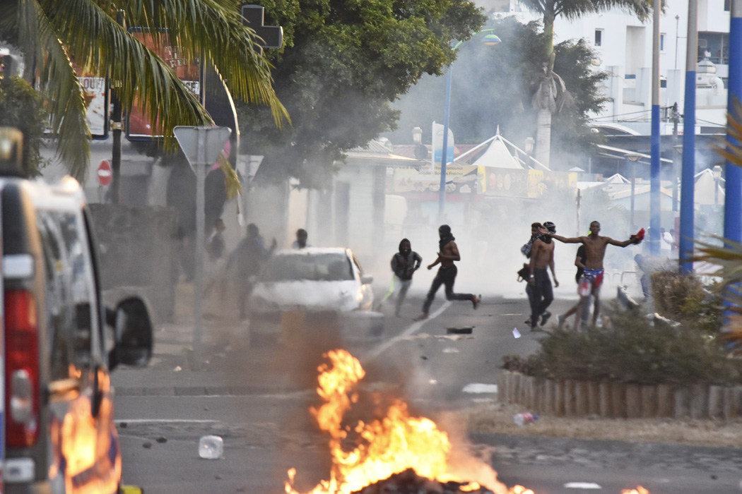 [Photos] Chaudron: Les forces de l'ordre reculent devant les manifestants