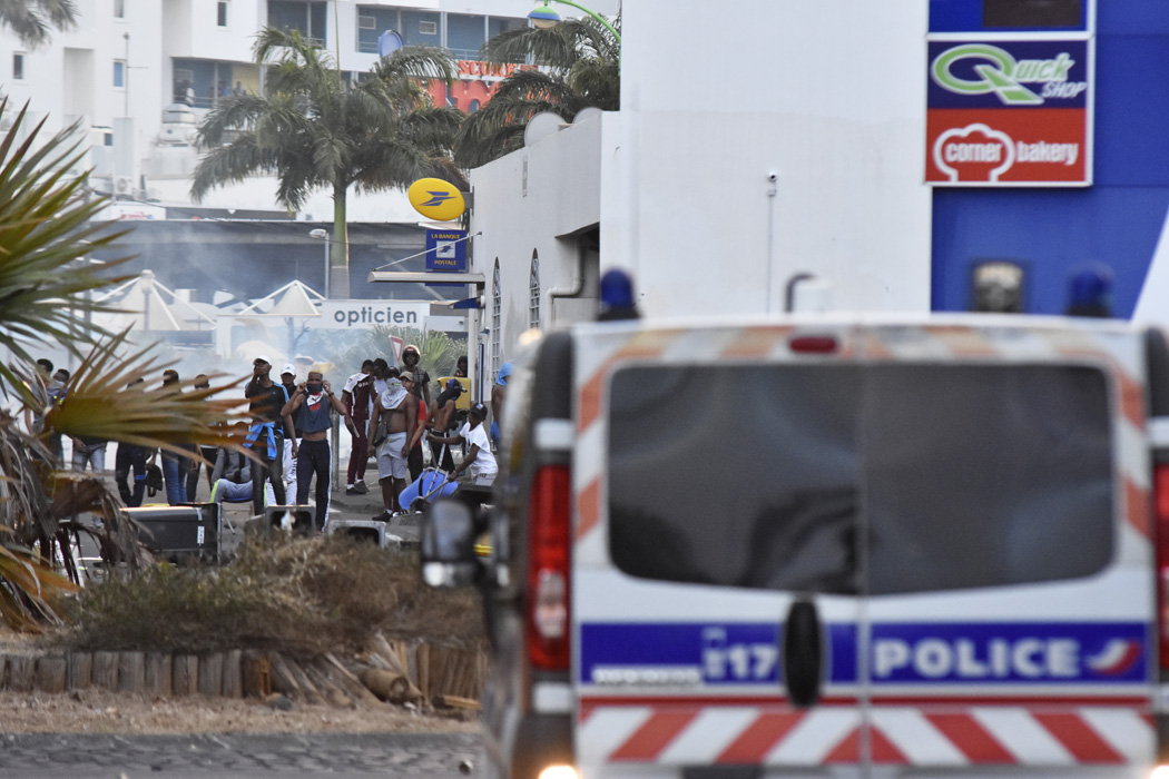 [Photos] Chaudron: Les forces de l'ordre reculent devant les manifestants