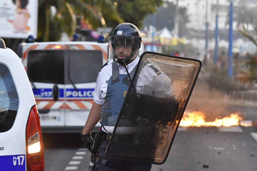 [Photos] Chaudron: Les forces de l'ordre reculent devant les manifestants