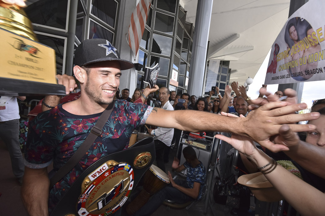 [PHOTOS] Muay-Thaï: Cédric Desruisseaux revient avec la ceinture mondiale de Hong-Kong