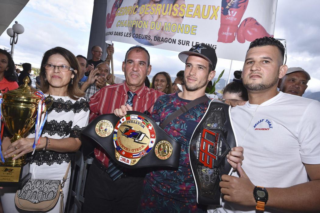 [PHOTOS] Muay-Thaï: Cédric Desruisseaux revient avec la ceinture mondiale de Hong-Kong