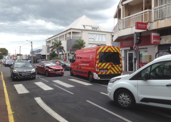St-Pierre : Un blessé léger suite à une collision entre deux voitures