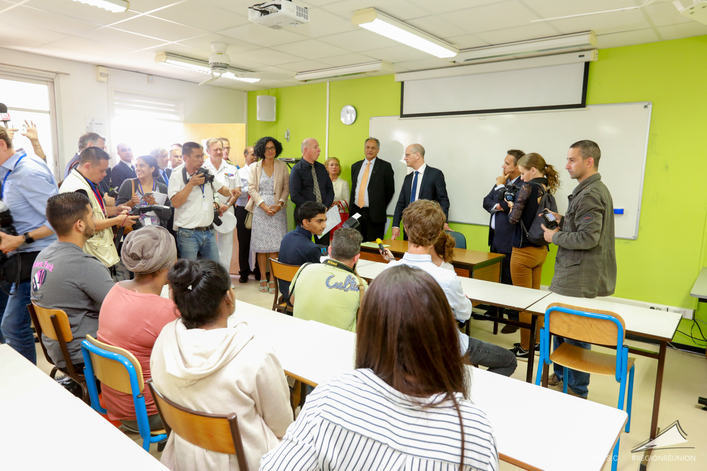 Retour en images : Visite du Lycée de Bellepierre par le Ministre de l'Éducation Nationale