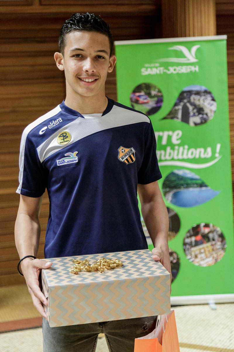 Théo Robert, présélectionné en équipe de France U16, reçu à la mairie de St-Joseph