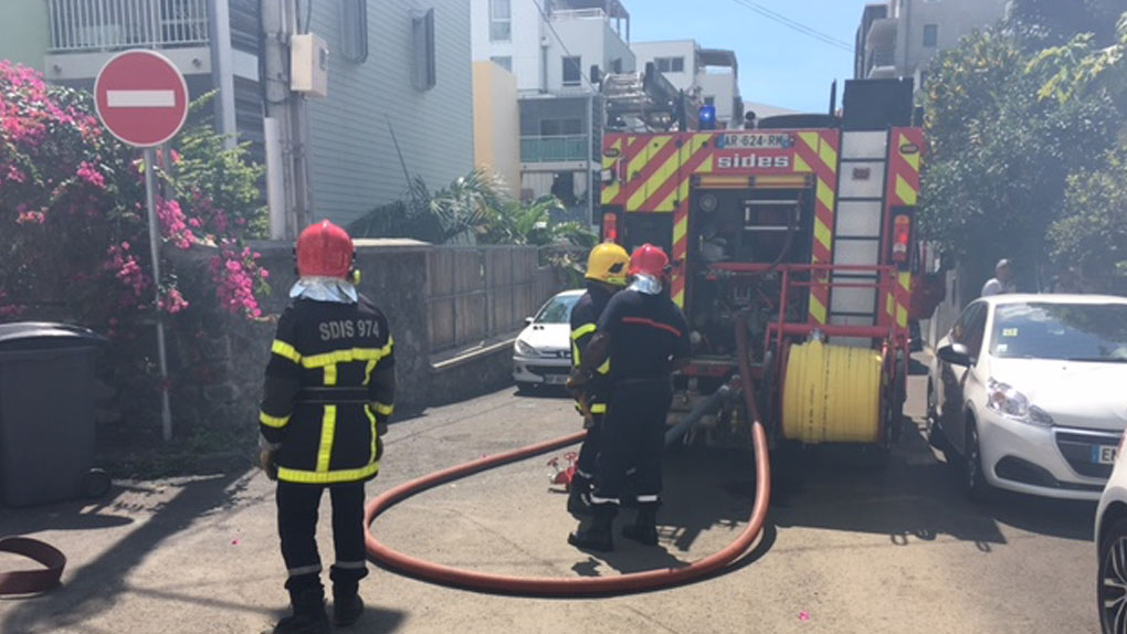 [VIDÉO] Un appartement en flammes à St-Denis