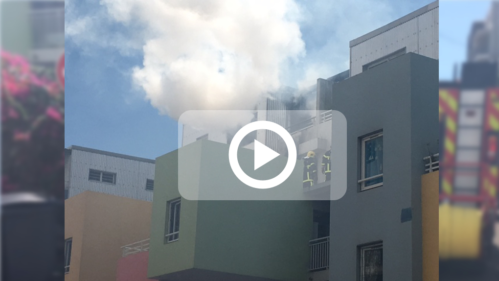 [VIDÉO] Un appartement en flammes à St-Denis