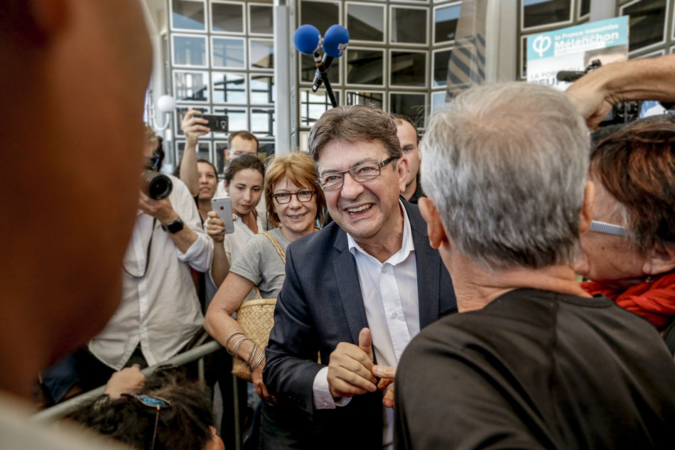 Retour en images sur l'arrivée de Jean-Luc Mélenchon à La Réunion