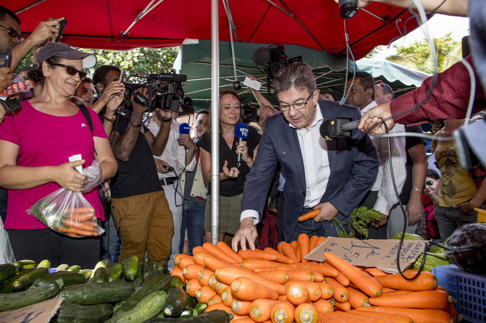 [RETOUR IMAGES] Du bon temps pour Jean-Luc Mélenchon au marché de Ste-Marie