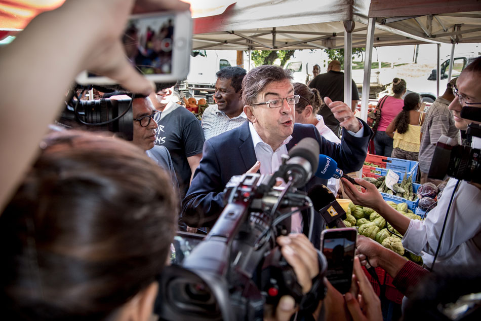 [RETOUR IMAGES] Du bon temps pour Jean-Luc Mélenchon au marché de Ste-Marie