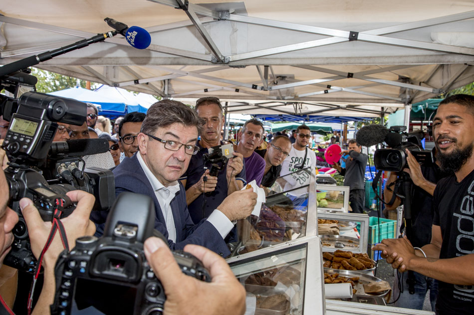 [RETOUR IMAGES] Du bon temps pour Jean-Luc Mélenchon au marché de Ste-Marie