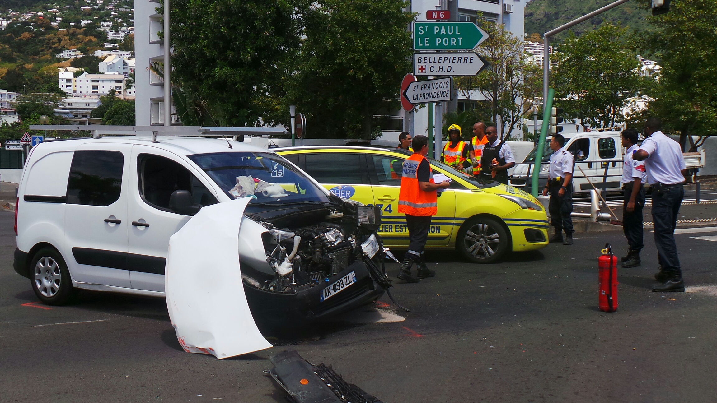 Un véhicule des pompiers chavire sur le Boulevard sud