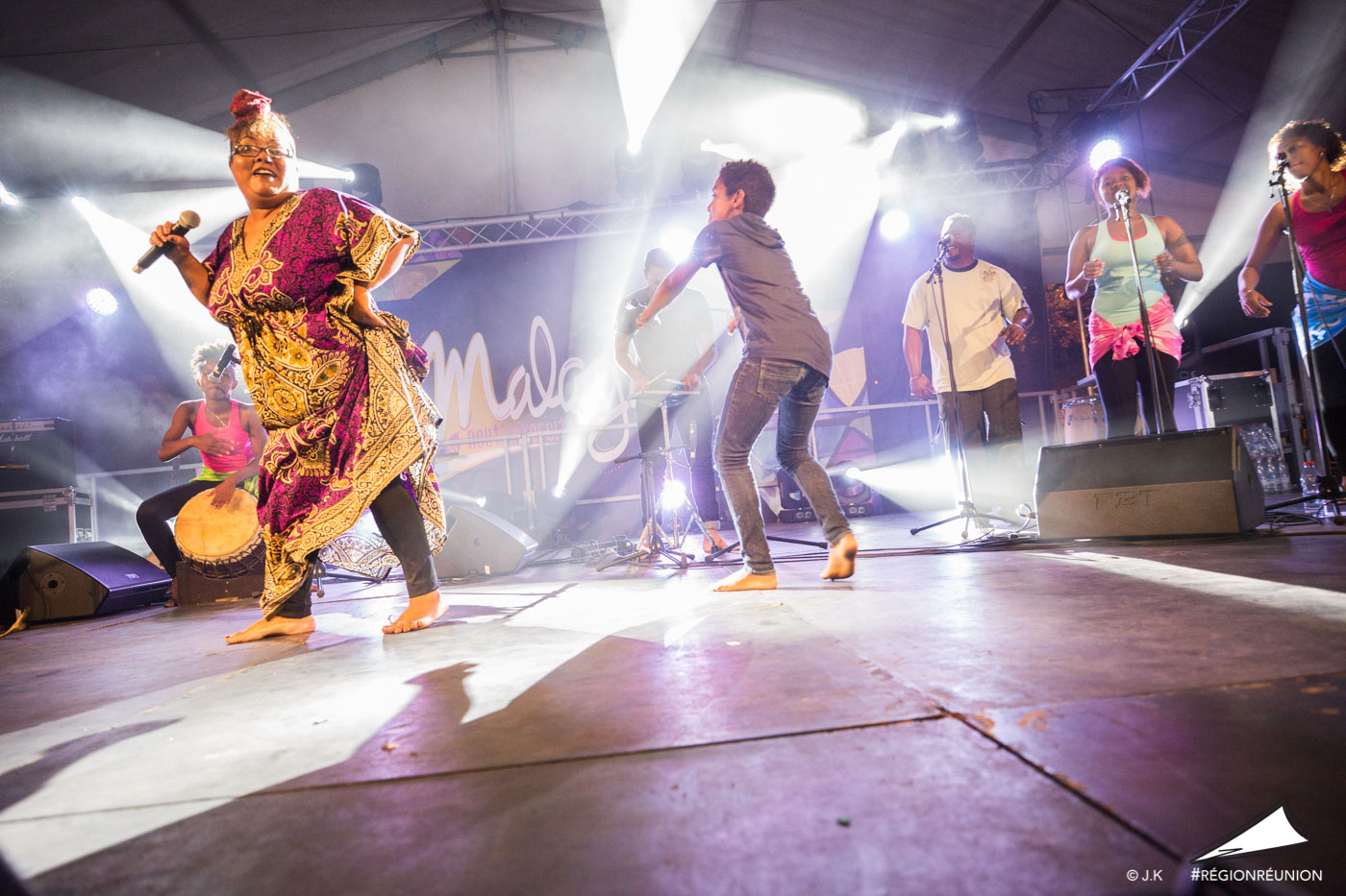 Fête du Maloya : L’ambiance au Colosse