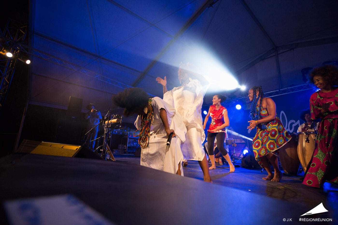 Fête du Maloya : L’ambiance au Colosse