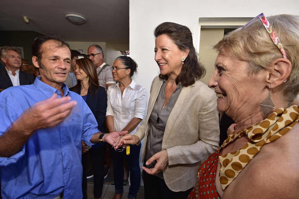 Retour en images sur la visite d'Agnès Buzyn dans une maison relais 