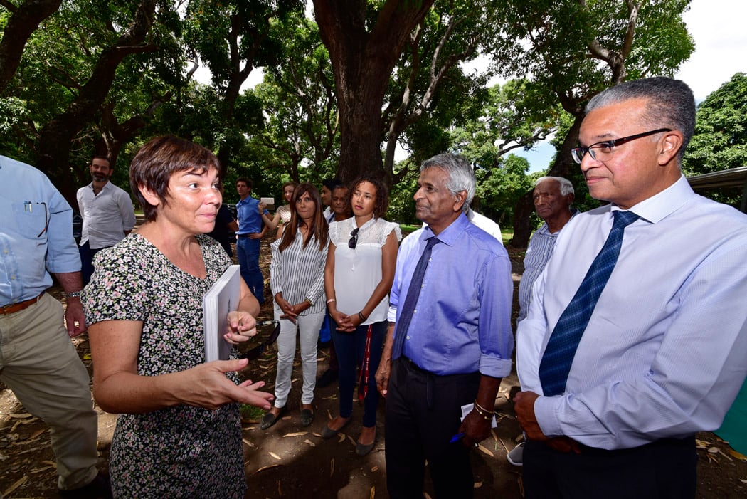 [PHOTOS] Avant Mafate, Annick Girardin en visite à l'Etang Saint-Paul
