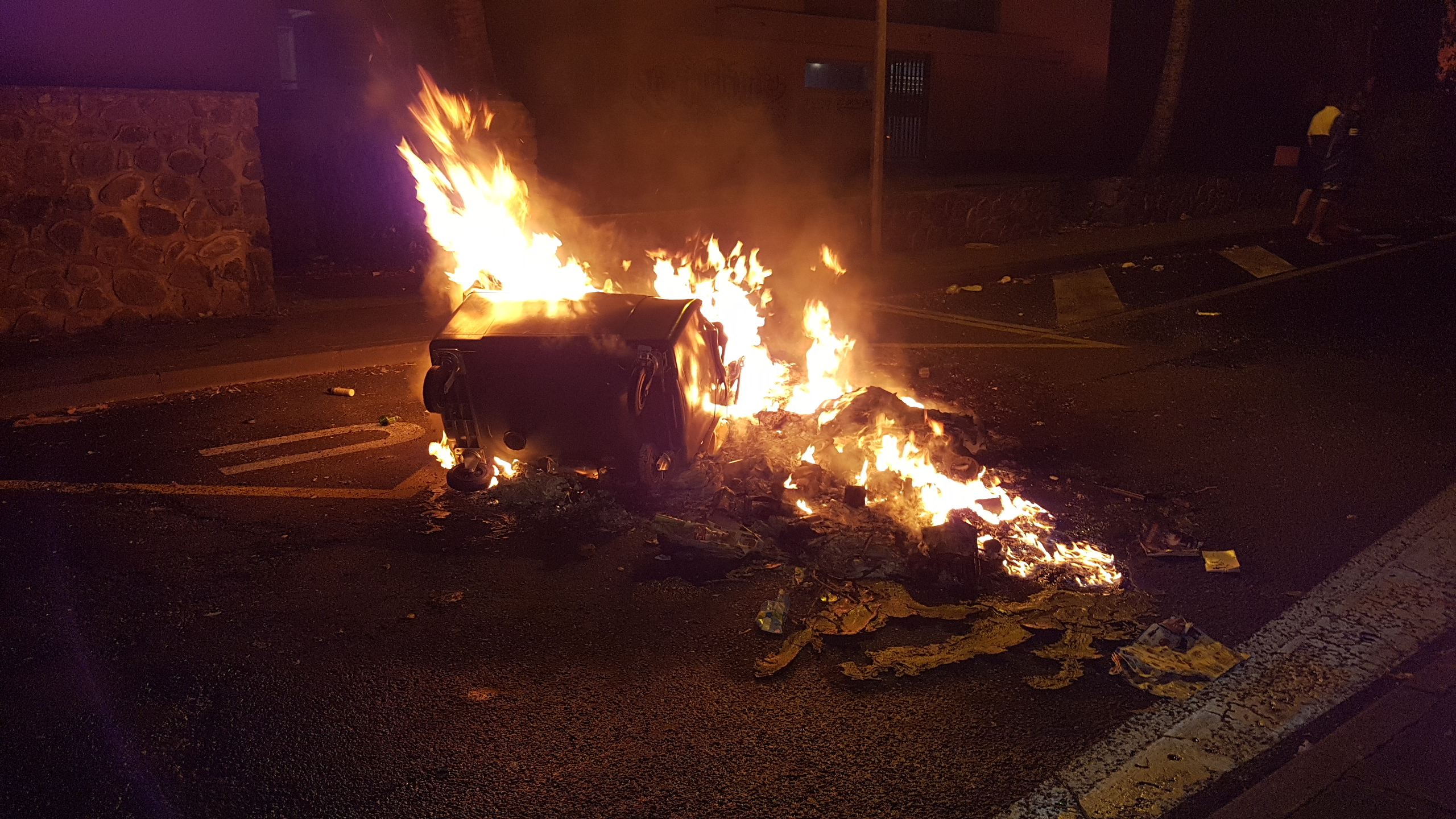 Troubles à l'ordre public et feux de poubelles au Chaudron et à Ste-Marie