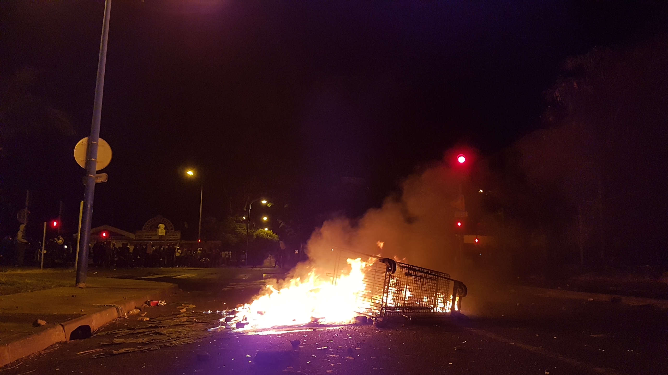 Troubles à l'ordre public et feux de poubelles au Chaudron et à Ste-Marie