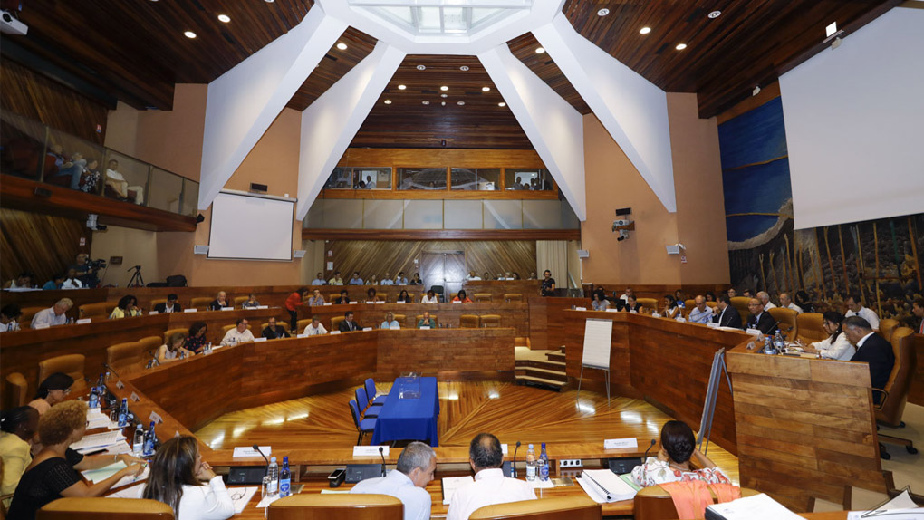 Retour en images sur l'assemblée plénière de la Région Réunion