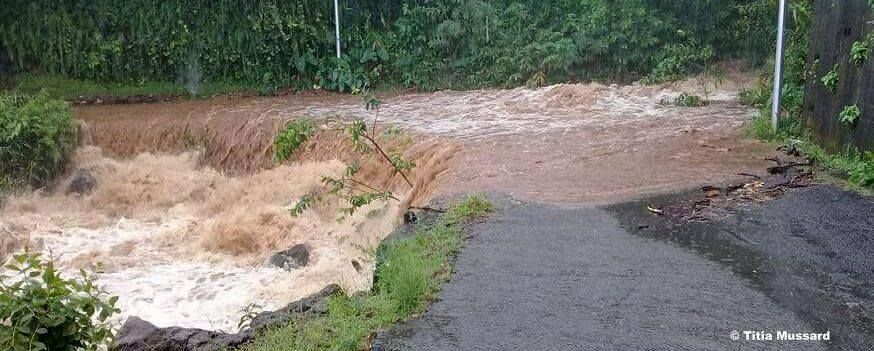 Fortes pluies : Radiers submergés et routes inondées à St-Joseph