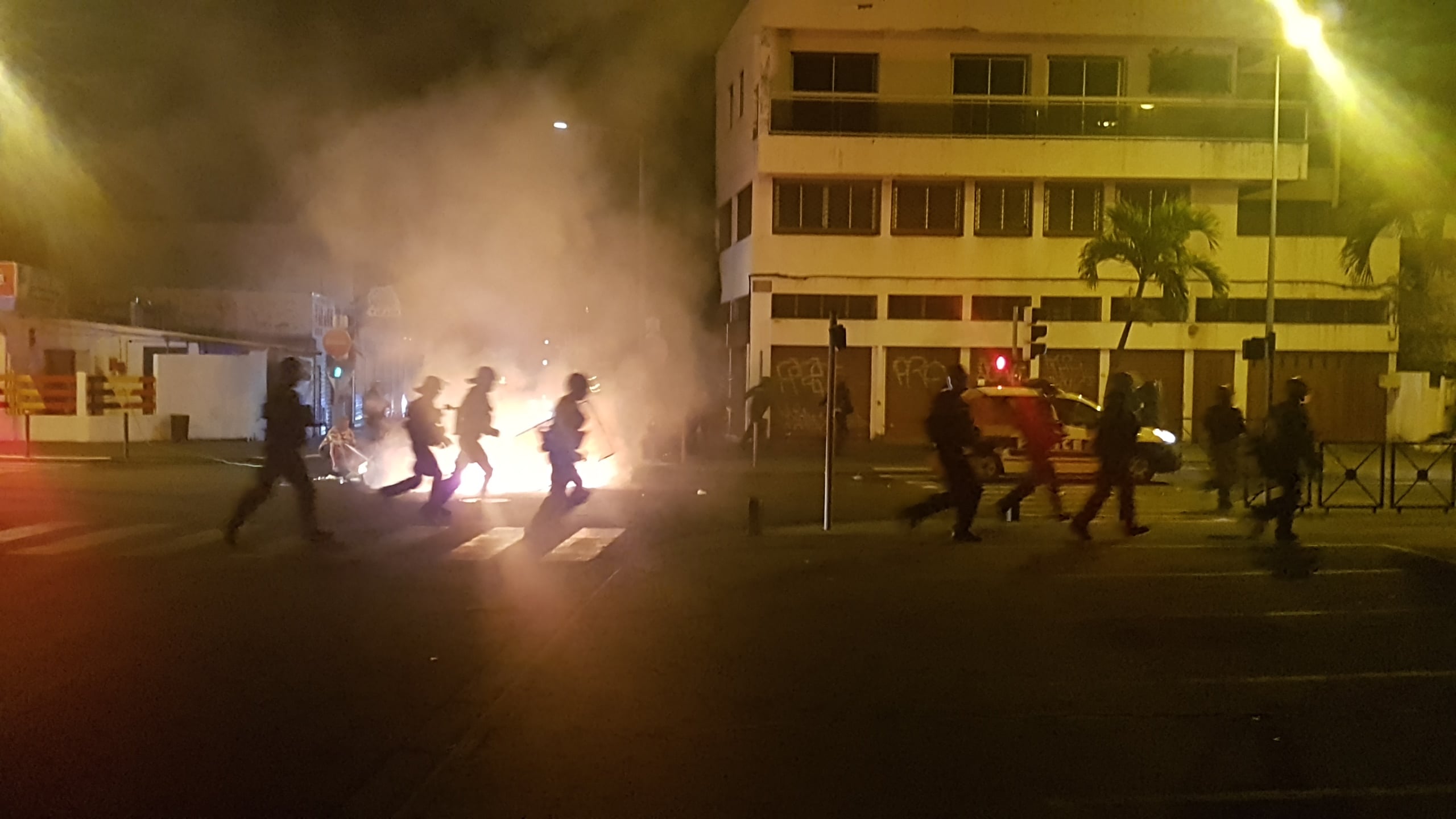 Tension maximum entre jeunes et forces de l'ordre au Port
