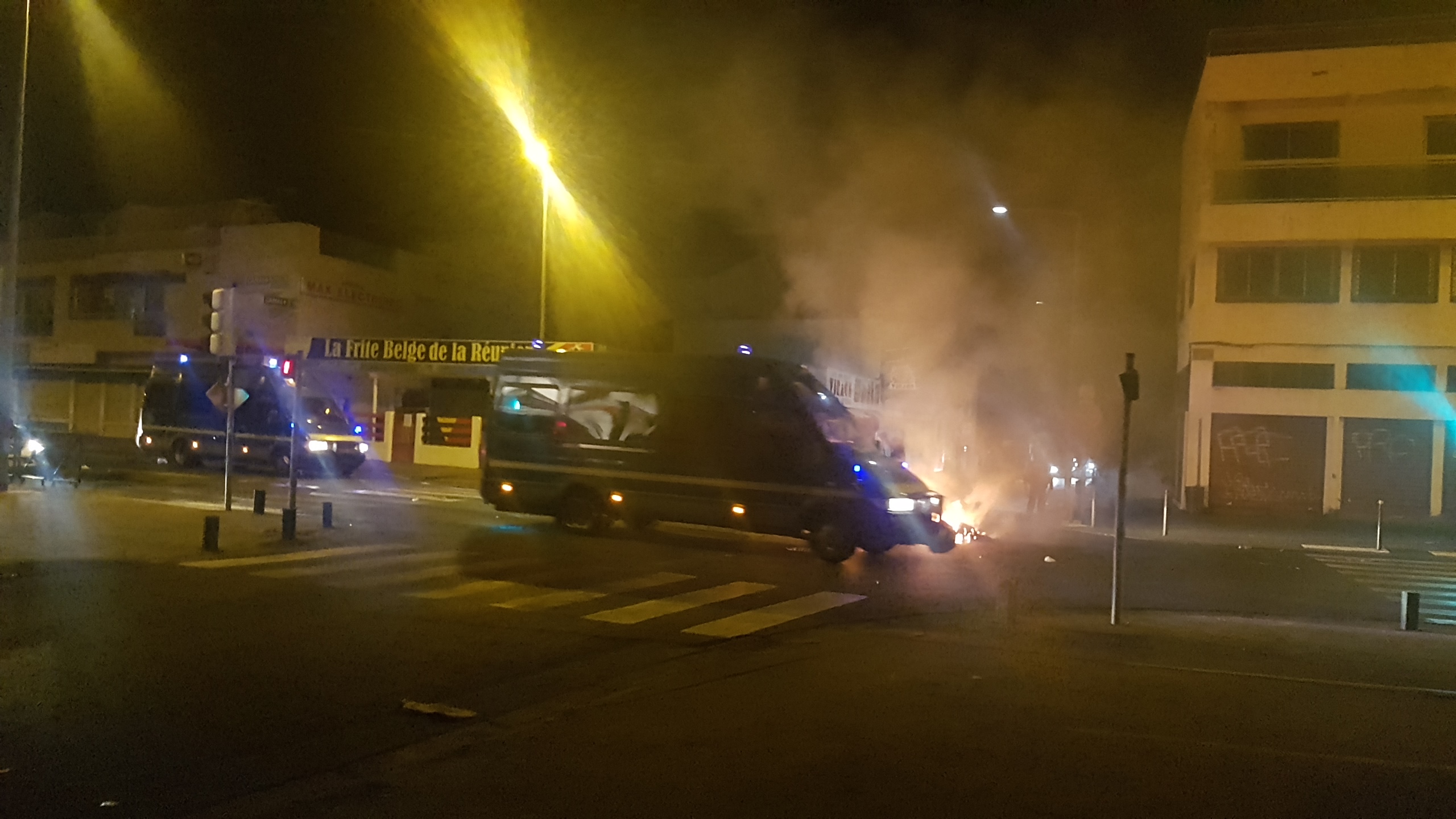 Tension maximum entre jeunes et forces de l'ordre au Port