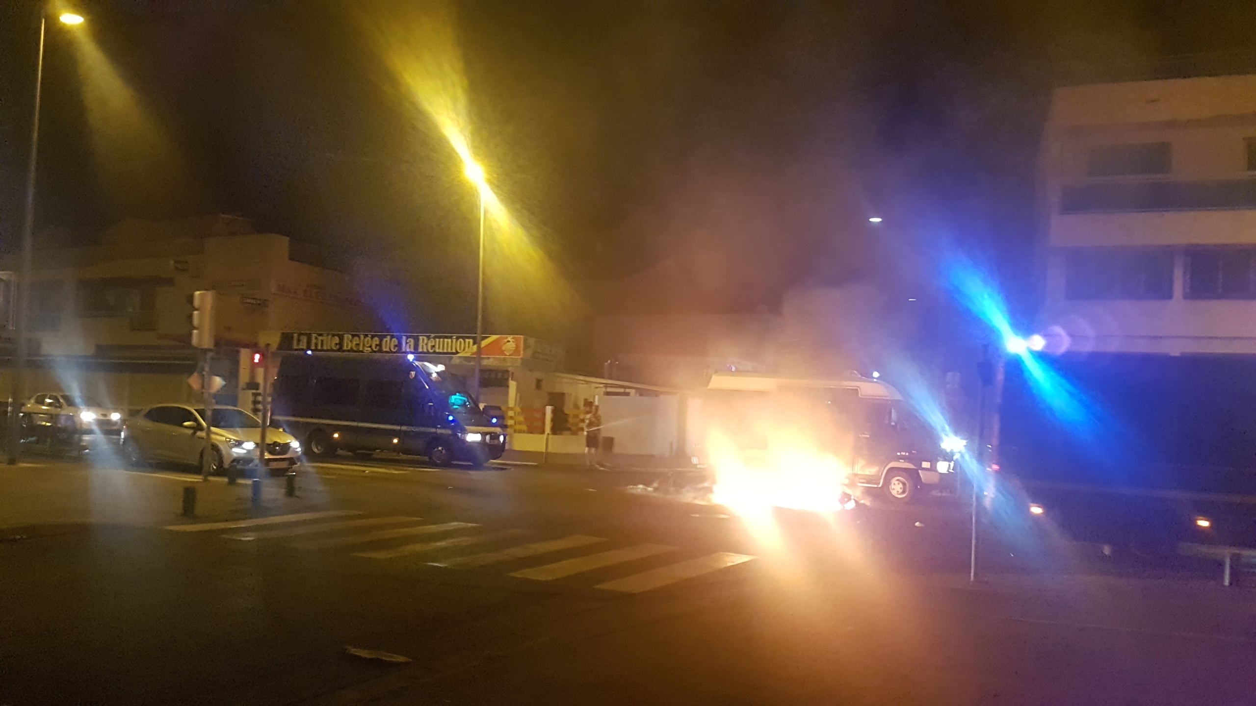 Tension maximum entre jeunes et forces de l'ordre au Port