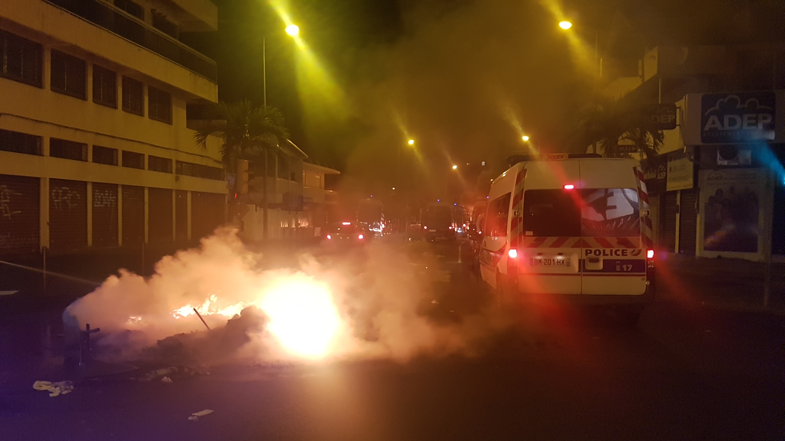 Tension maximum entre jeunes et forces de l'ordre au Port