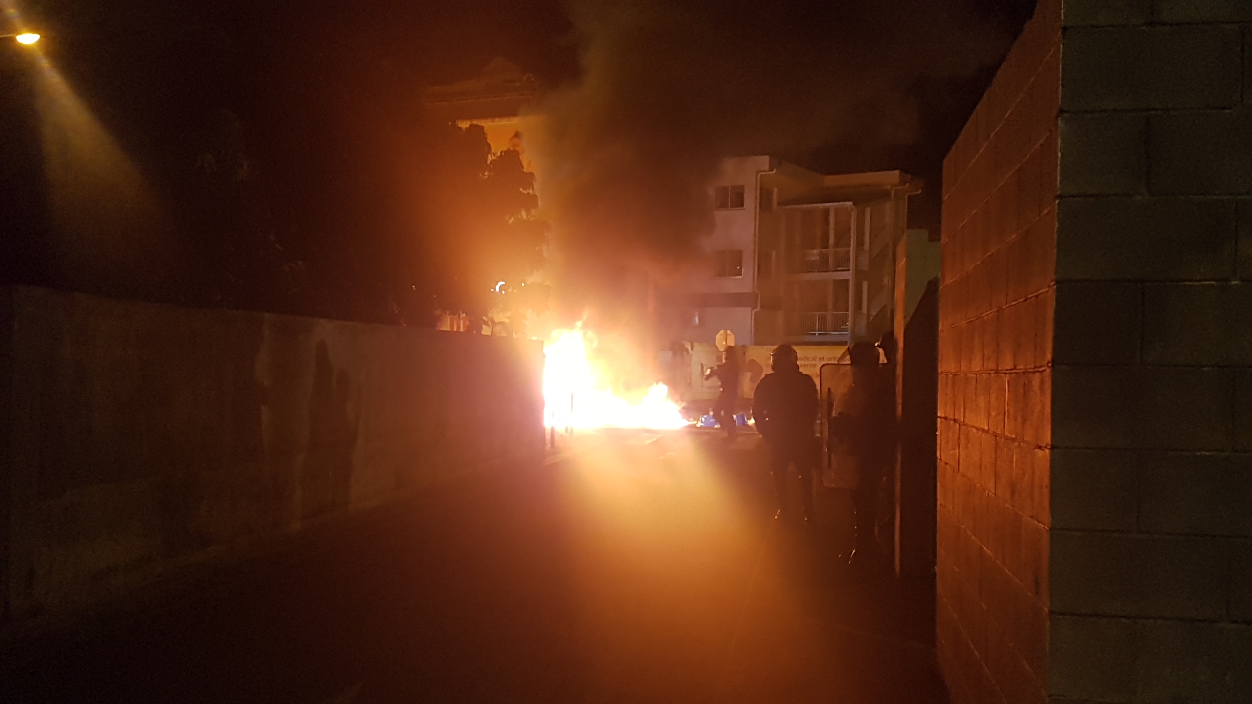 Tension maximum entre jeunes et forces de l'ordre au Port