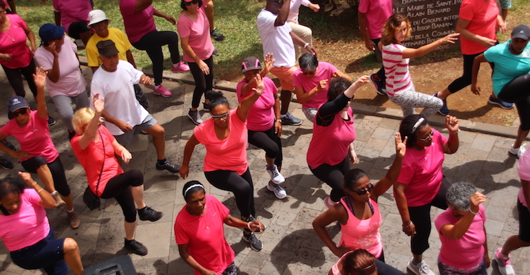 Zumba improvisée sur le parvis de l’hôtel de ville