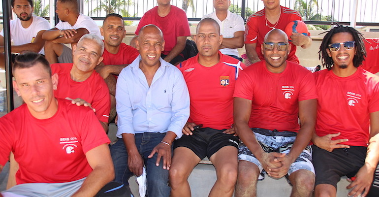Front de Mer : Le beach-soccer des pompiers