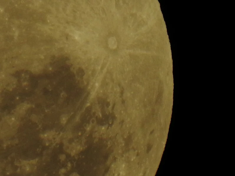 [PHOTOS/VIDÉO] La super lune se donne en spectacle