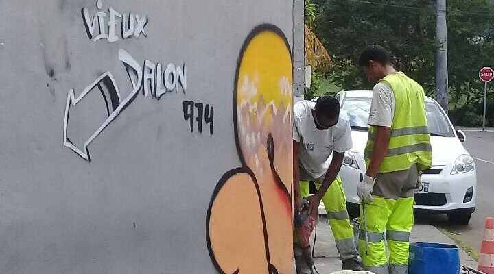 Installation d’un arrêt de bus à Savanna