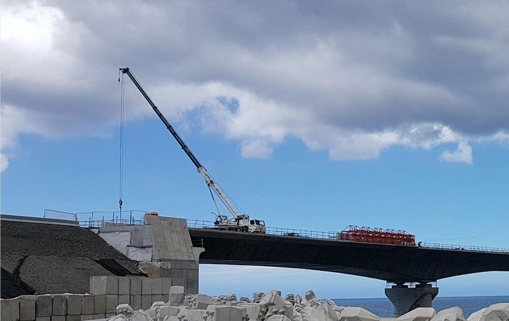 Le chantier de la NRL en stand by dans l'attente du cyclone