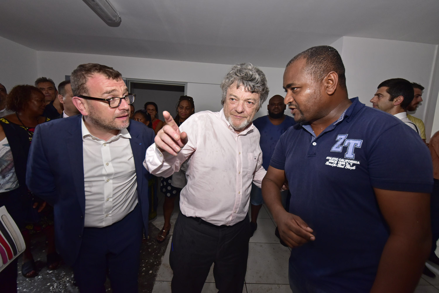 Le Port : Jean-Louis Borloo visite les zones urbaines prioritaires