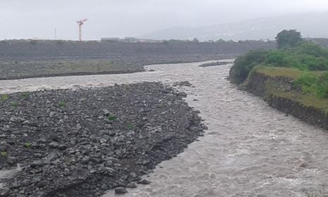Cyclone Dumazile : Au plus près de la Rivière des Galets