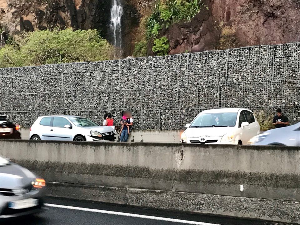 Carambolage entre trois voitures sur la route du littoral