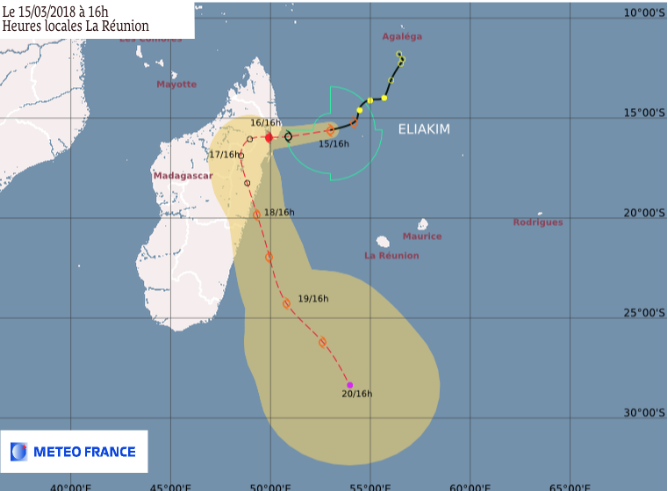 Eliakim à 640 km de La Réunion