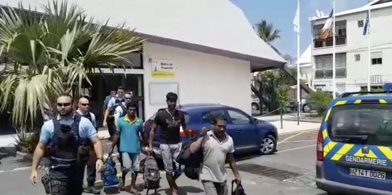 Des Sri Lankais sur un radeau de survie au large de La Réunion