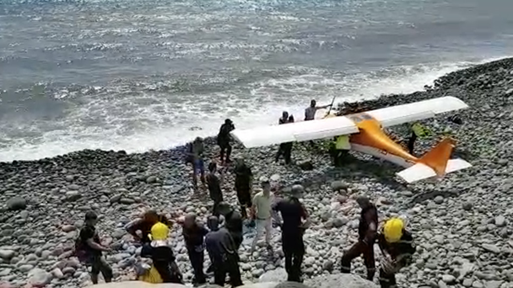 St-Denis : Un ULM atterrit d'urgence sur le front de mer