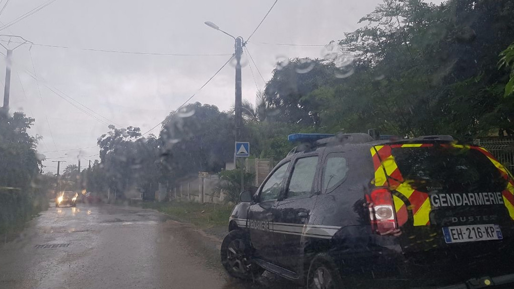 La Saline : Une femme tuée à coups de couteau