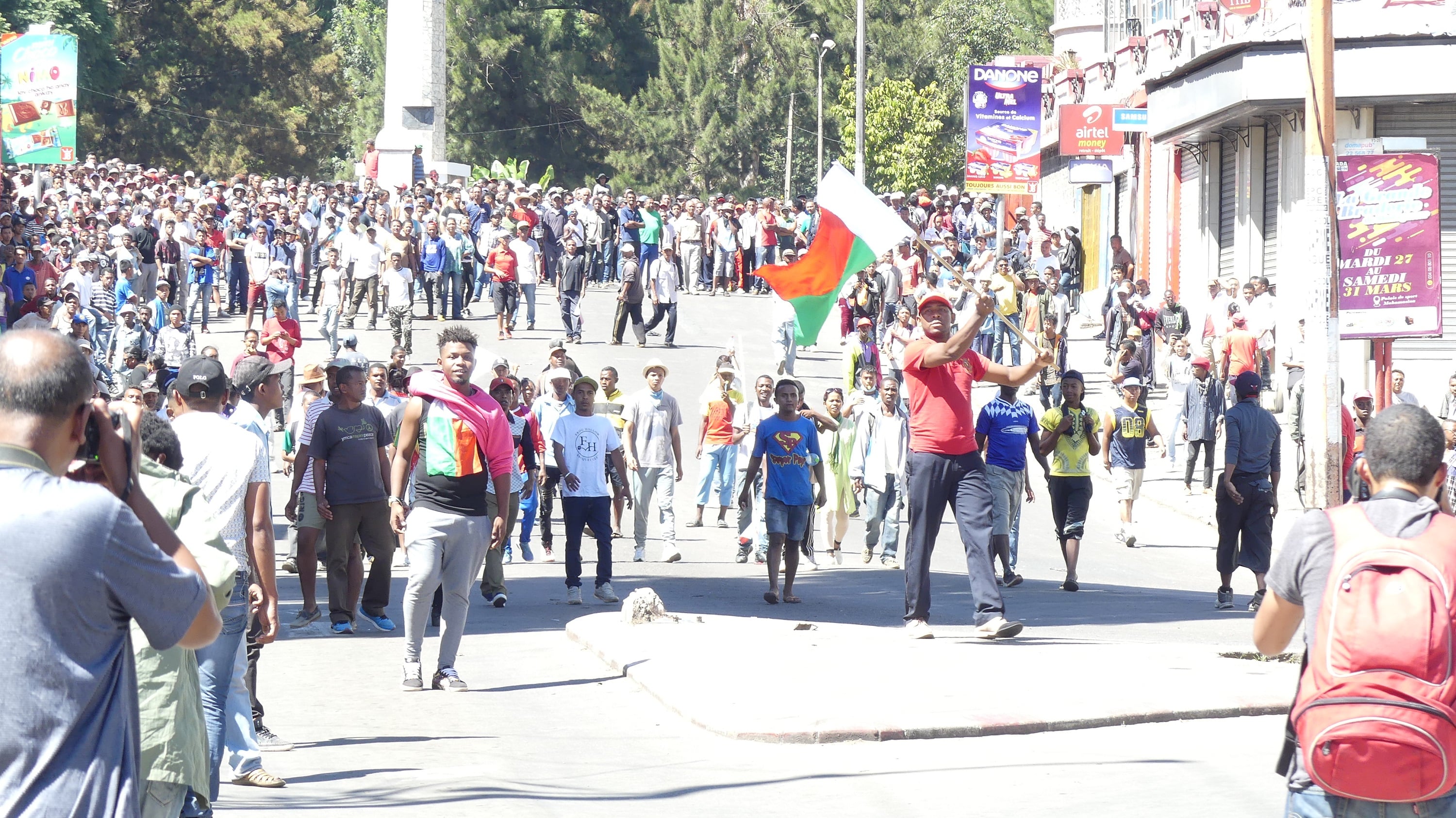 Madagascar: L'affrontement dégénère, un mort