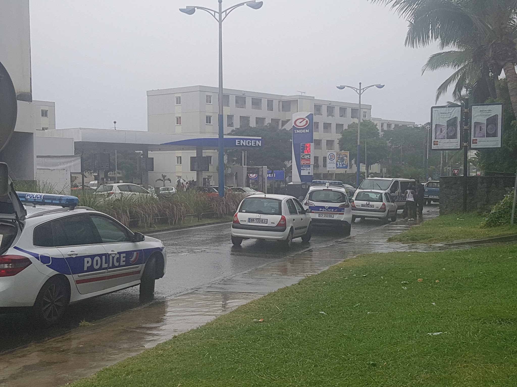 [Actualisé] Vaste contrôle de police à St-Denis. 2 interpellations, 39 infractions, 1 policier à l'hôpital