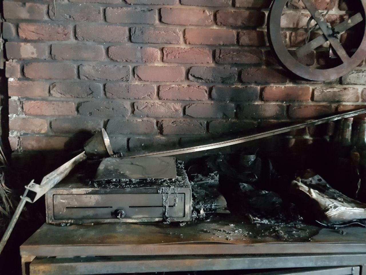 Un incendie frappe le bar-restaurant Apotheek à Saint-Denis