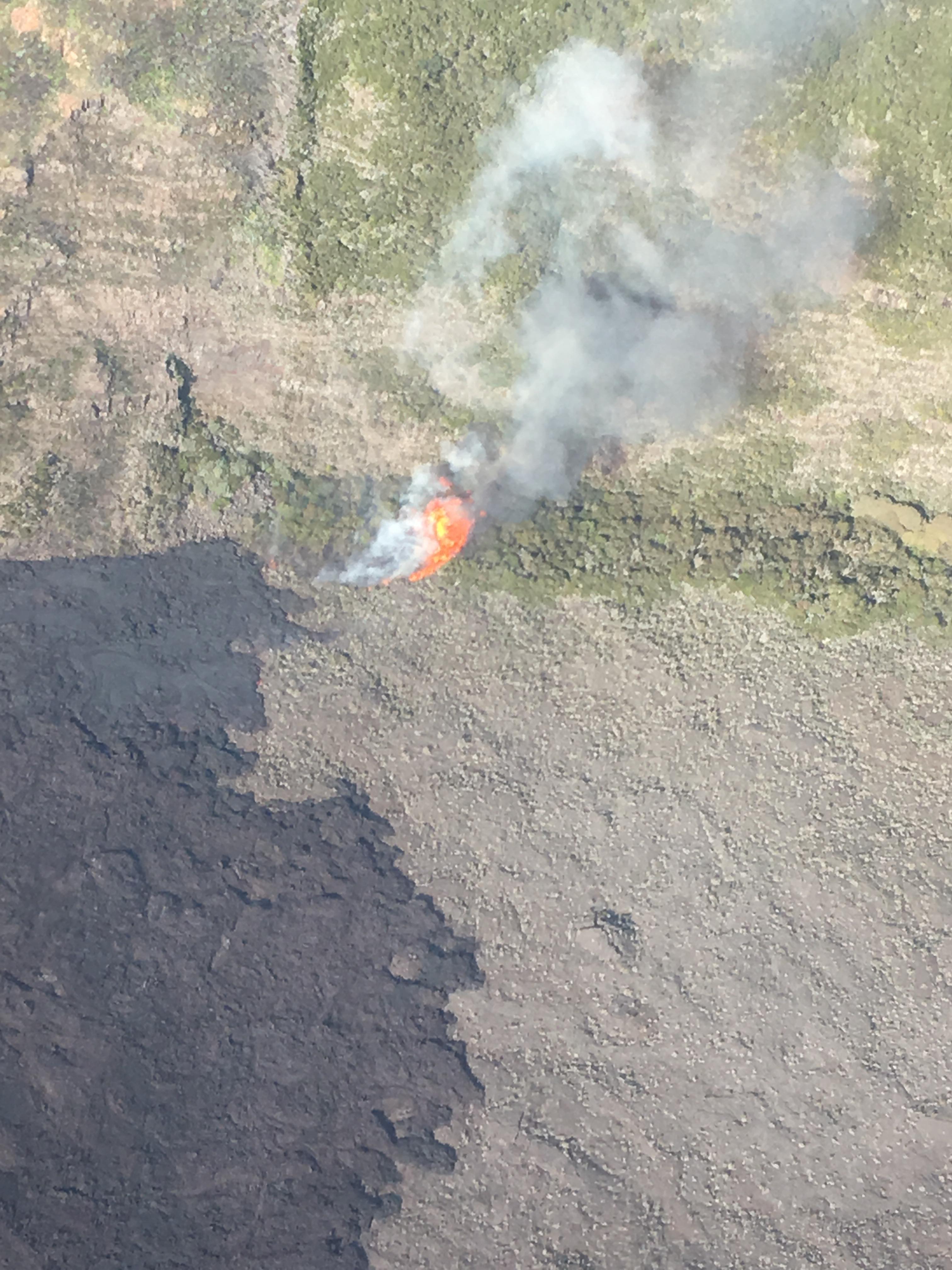 Volcan: Surveillance au pied du rempart après un incendie