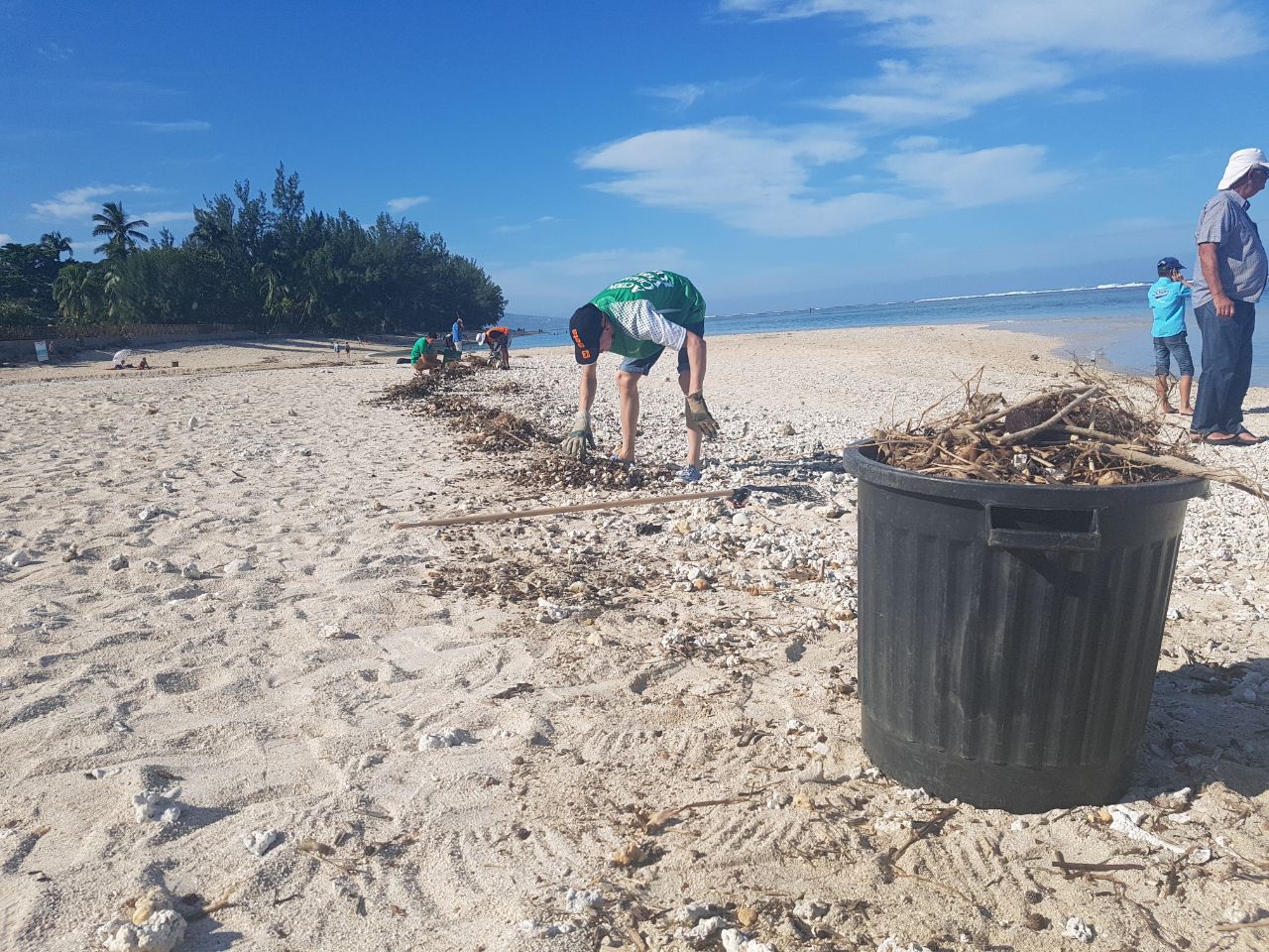 Les déchets envahissent la plage, le collectif DPM souhaite sensibiliser pour éviter le danger