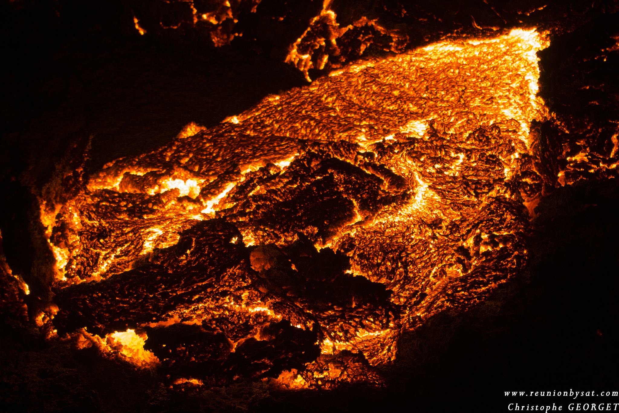 [RETOUR IMAGES] La féerie de la lave magnifiée par Christophe Georget