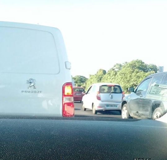 Poids lourd contre voiture: Deux blessés légers dans un accident sur la quatre-voies de St-Pierre